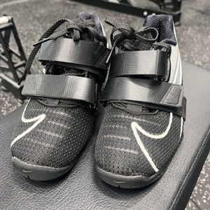 나이키 로말레오4 역도화 230