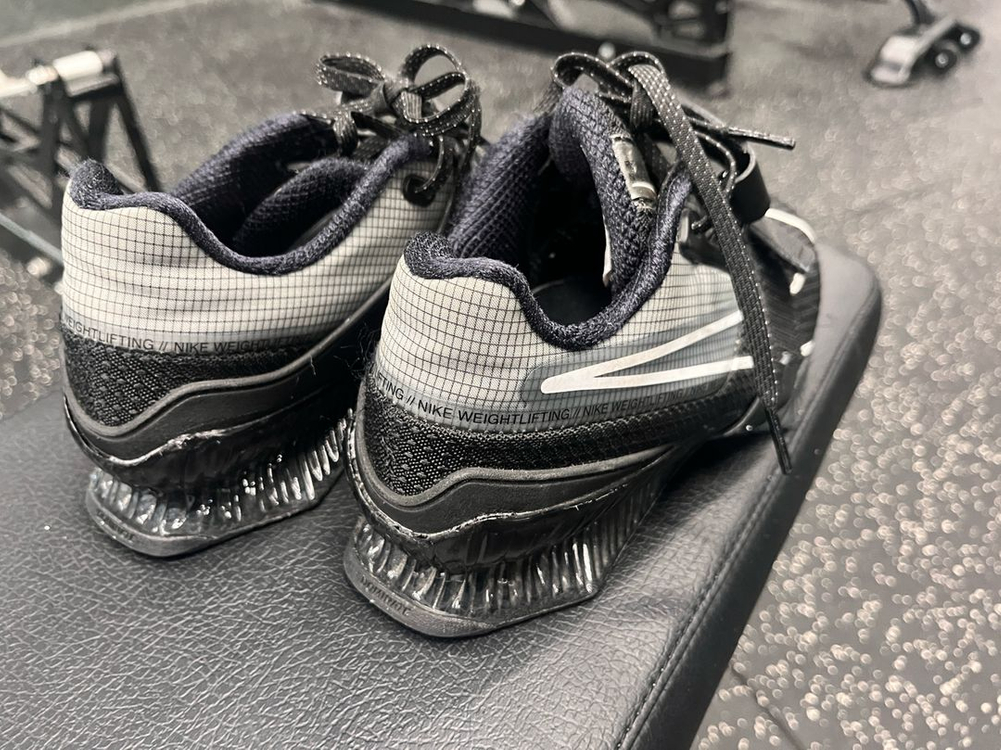 나이키 로말레오4 역도화 230 이미지