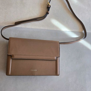 여성 숄더백 겸 크로스백