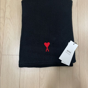 [새제품] 아미 스몰 하트로고 머플러 블랙