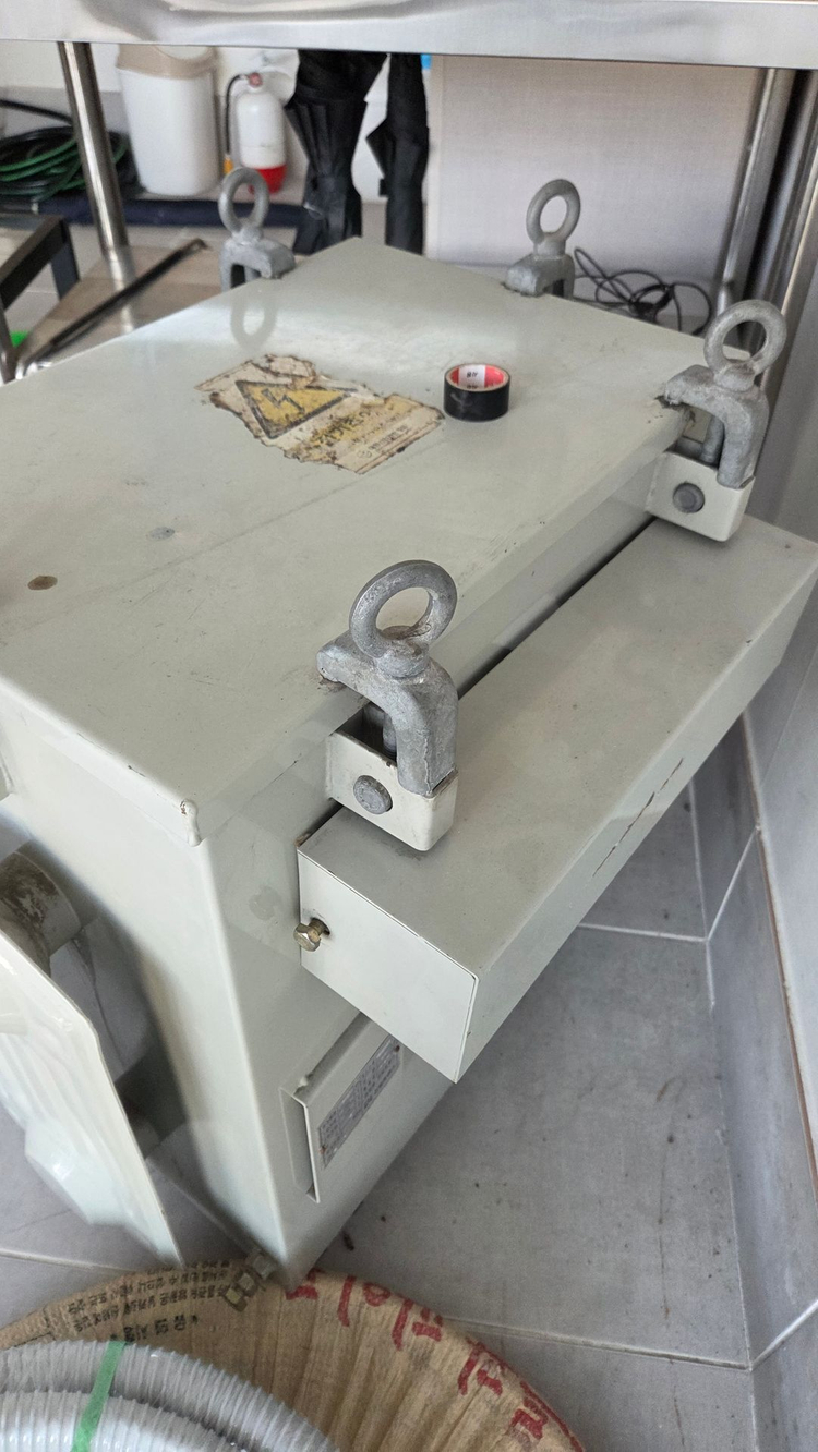 다운 트렌스 380v에서 220v 다운--3