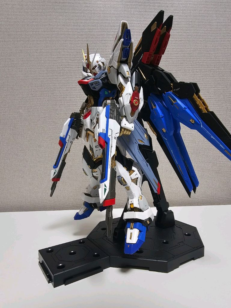 편흠 MGEX 스트라이크프리덤 도색 팝니다 이미지