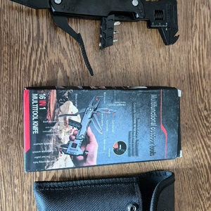 멀티툴 나이프 판매합니다.