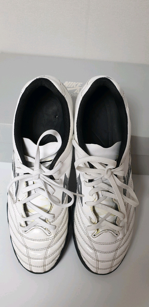 미즈노 모나르시다 네오3 풋살화 265--8