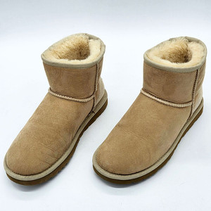 어그 우먼스 클래식 미니 체스트넛 (220)