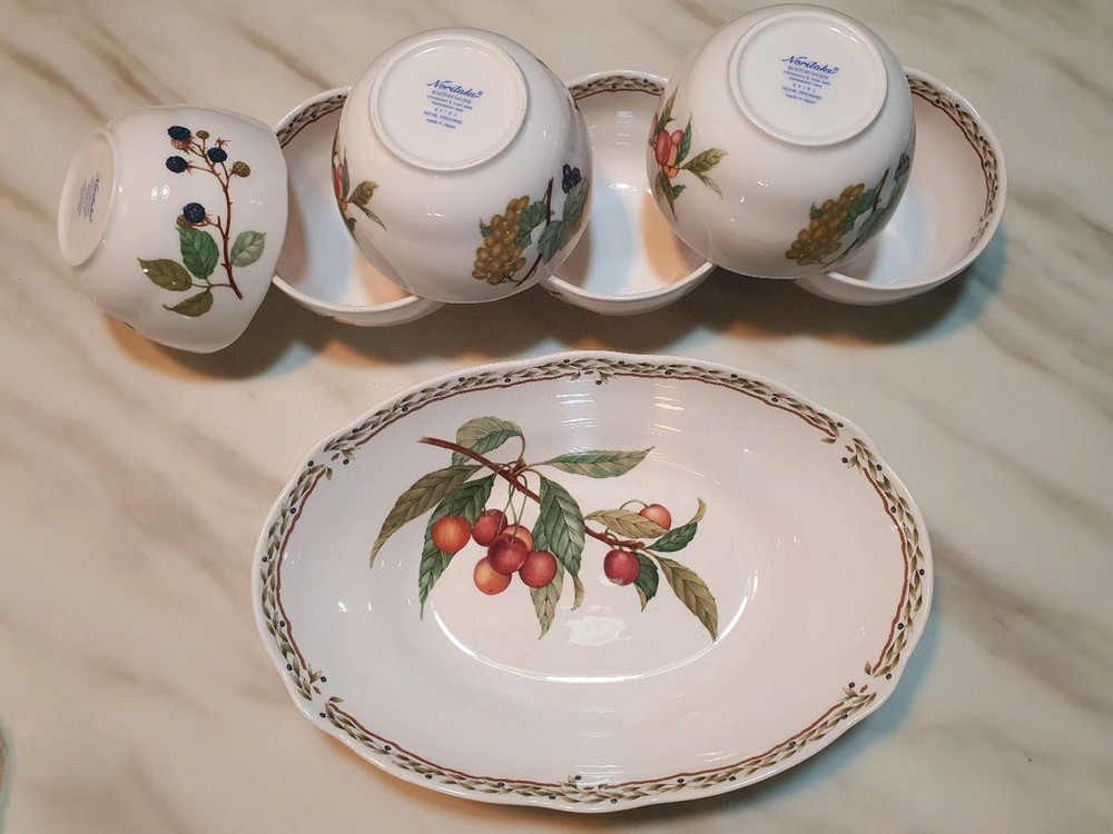 단종된 일본정품 로얄노리다케 오차드가든 개당값--2