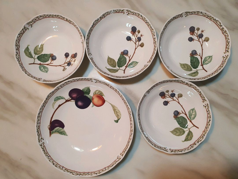 단종된 일본정품 로얄노리다케 오차드가든 개당값--3