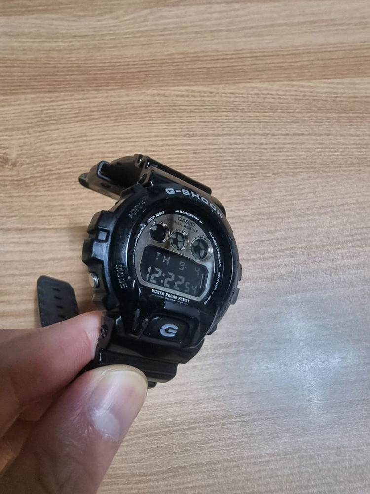 카시오 지샥 DW-6900NB-1DR 크레이지컬러 이미지