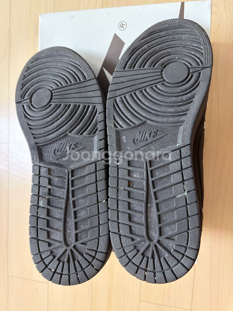 나이키 트래비스 스캇 벨벳 다크모아280판매합니다--3