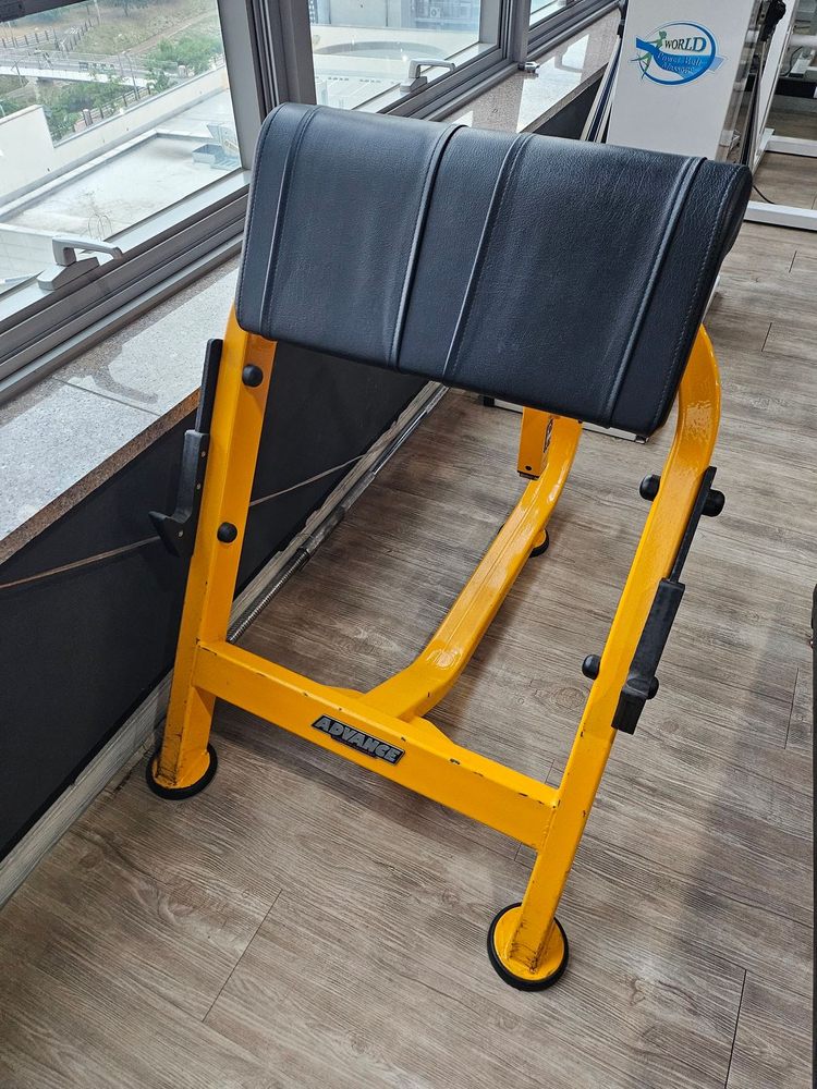 헬스장 운동기구 세트 이미지