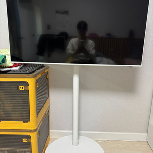 삼성 삼탠바이미 M7 43인치 스마트 모니터 이동식스탠드(선반포함) 중고 팝니다 이미지
