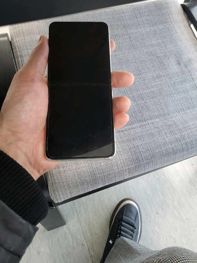 폴더블 스마트폰--5