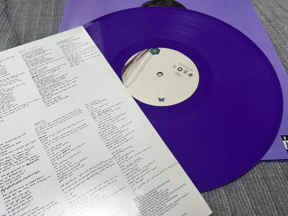 올리비아 로드리고 SOUR 어반 퍼플 LP--1