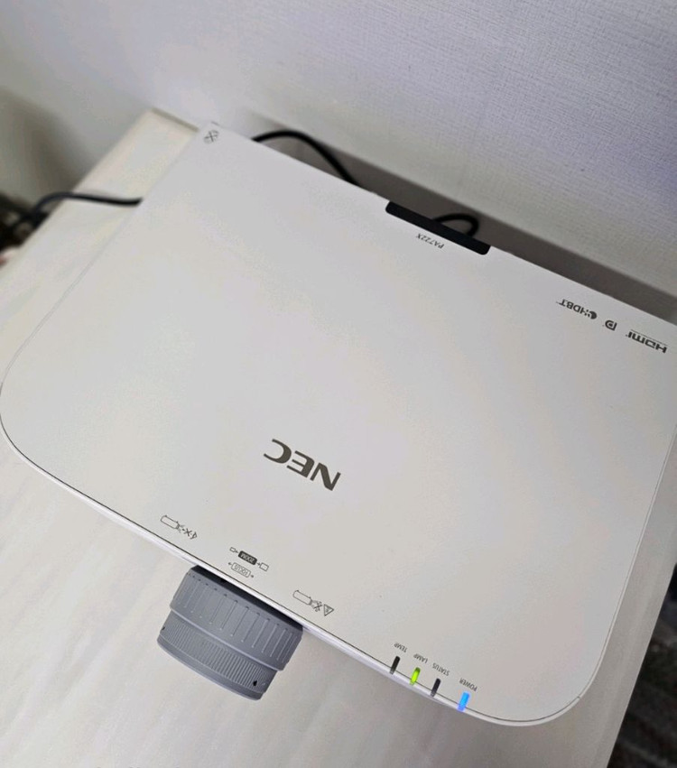 NEC NP-PA722xg 빔프로젝터 이미지