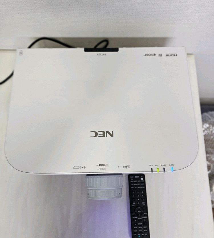 NEC NP-PA722xg 빔프로젝터 이미지