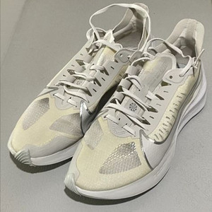 나이키 런닝화 270 (세탁완료)