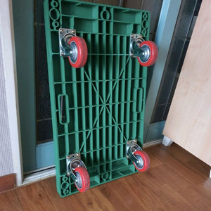 구르마 거의 안써서 깔끔 바퀴모두회전됨 저렴하게3만5천원 벽시계1개덤