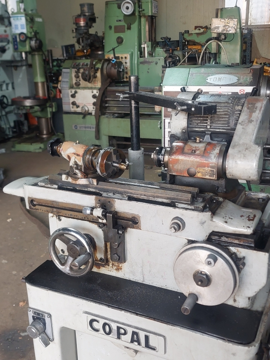 소형원통연마기 소형원통연삭기 원통연마기 이미지