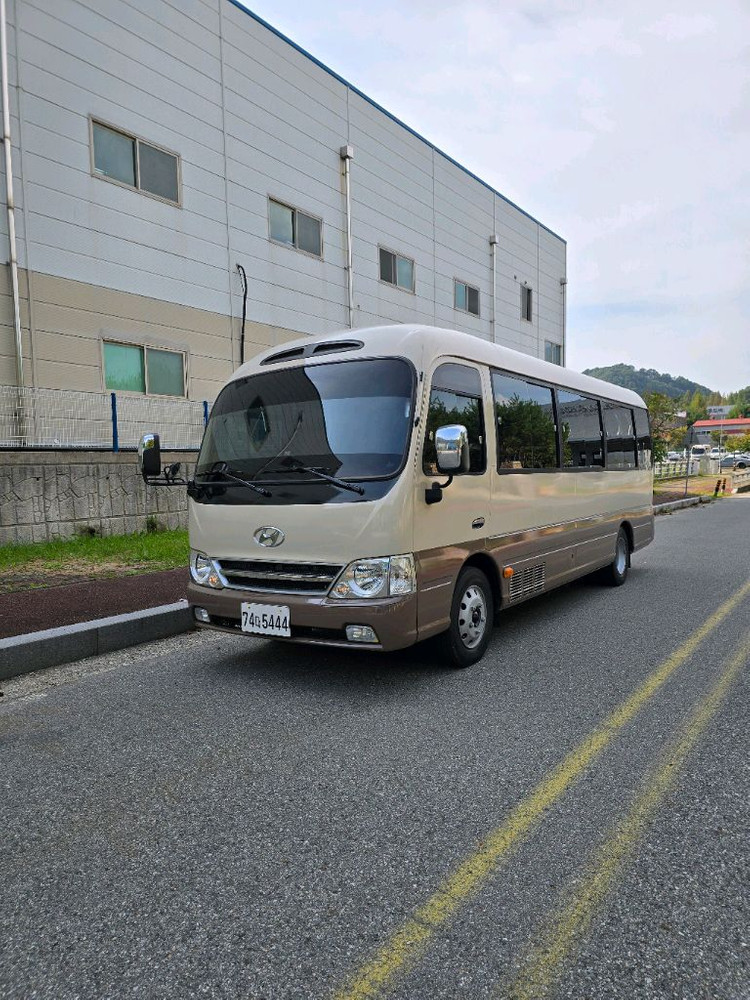 현대 뉴카운티 2014년식25인승롱바디 대형버스 이미지