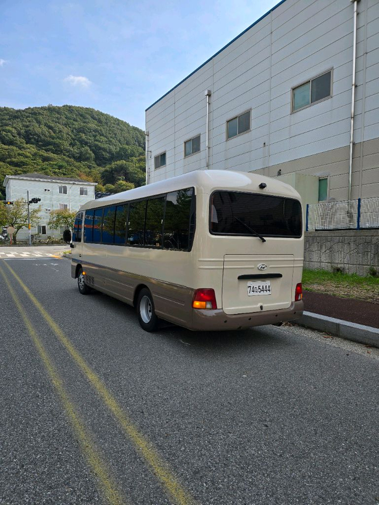 현대 뉴카운티 2014년식25인승롱바디 대형버스 이미지