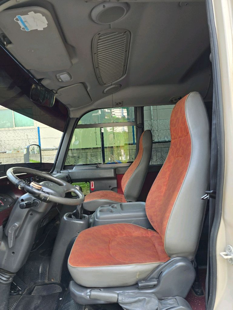 현대 뉴카운티 2014년식25인승롱바디 대형버스 이미지