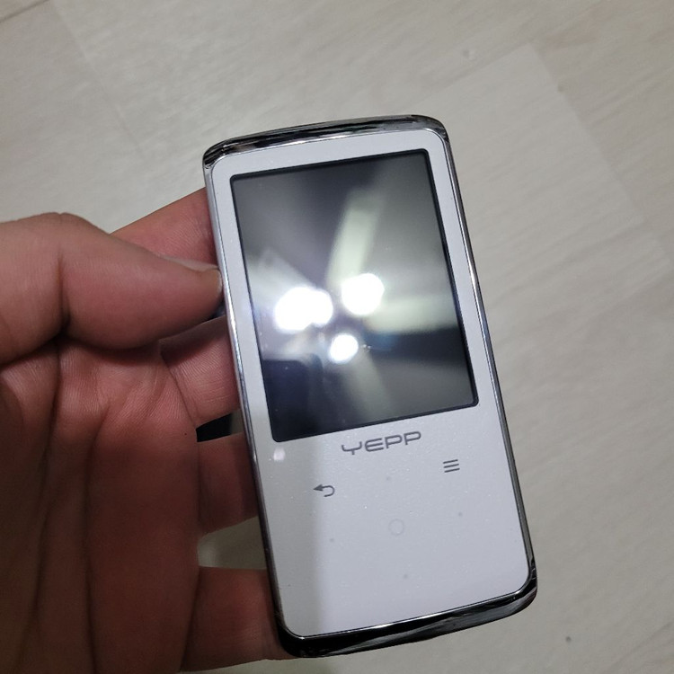 삼성 옙 YP-Q2 4기가 MP3 플레이어 이미지