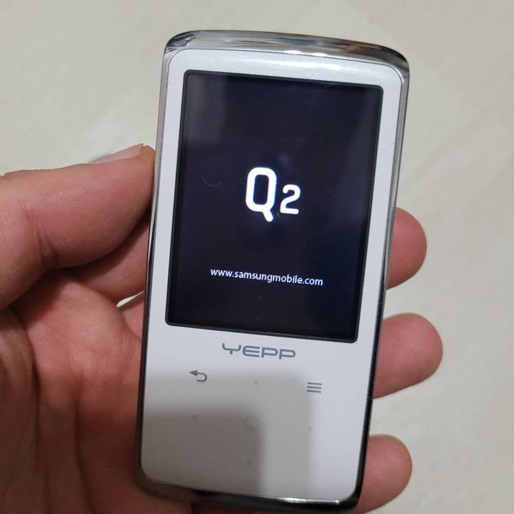 삼성 옙 YP-Q2 4기가 MP3 플레이어 이미지