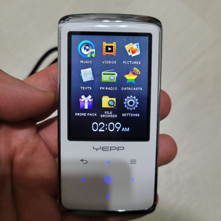 삼성 옙 YP-Q2 4기가 MP3 플레이어 이미지