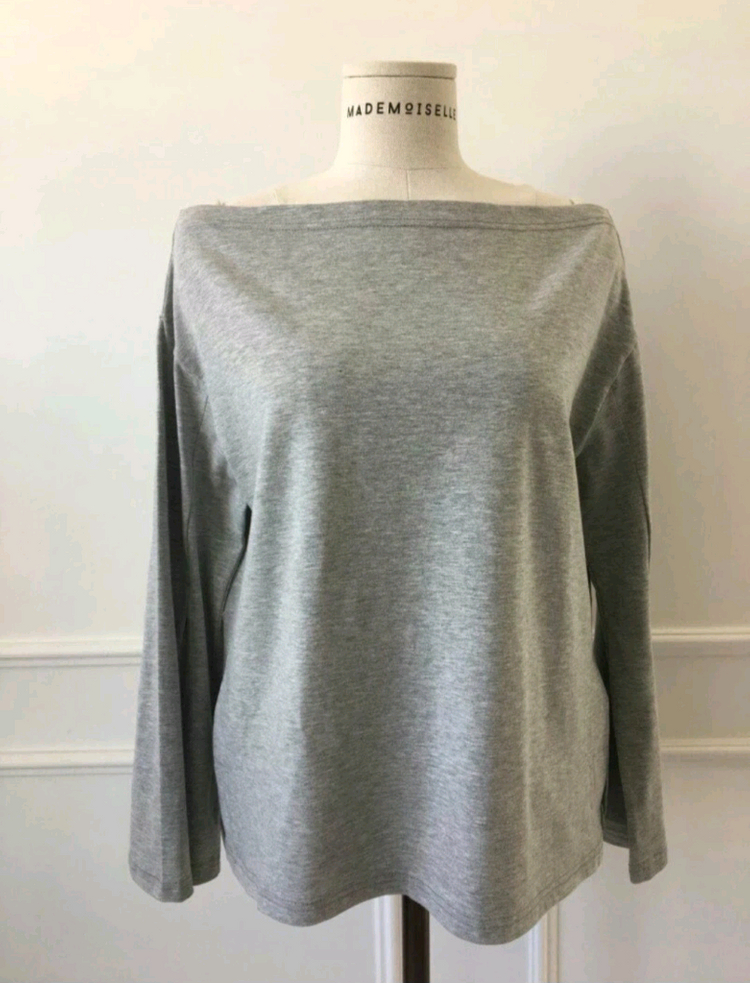 <새옷> 오프숄더 트임 티셔츠 마드모아젤 이미지