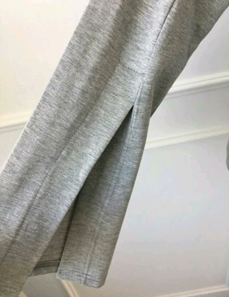 <새옷> 오프숄더 트임 티셔츠 마드모아젤 이미지