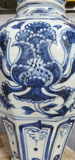 피난박스 명청대 청화백자 화훼문 사호 골동품 중국도자기 수집품 이미지