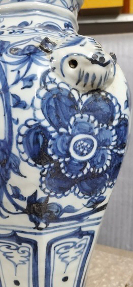 피난박스 명청대 청화백자 화훼문 사호 골동품 중국도자기 수집품 이미지