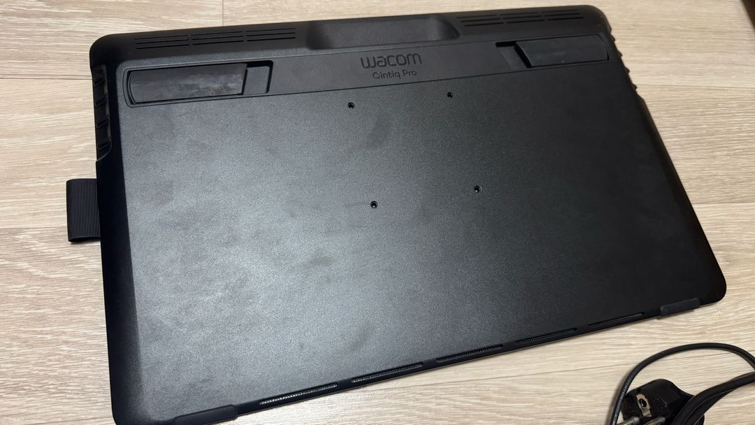 와콤 신티크 프로 16 DTH167--2