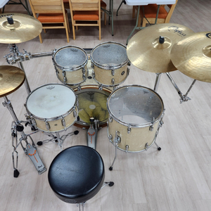 그레치 Renown Maple RN2 드럼 + 보스퍼러스 Gold 심벌 = 드럼 풀세트 팝니다.