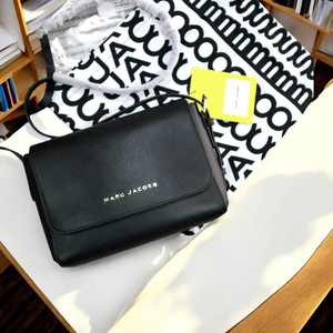 마크제이콥스 커뮤터 미디움 크로스백 [해외]새상품