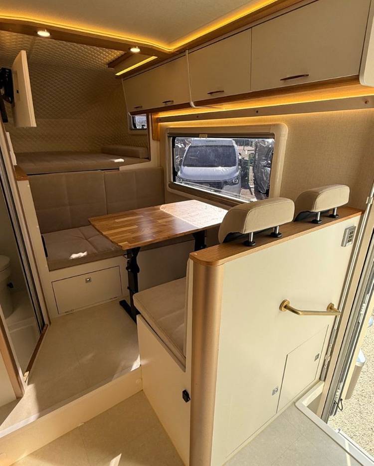 렉스턴칸캠핑카 티렉스6--5