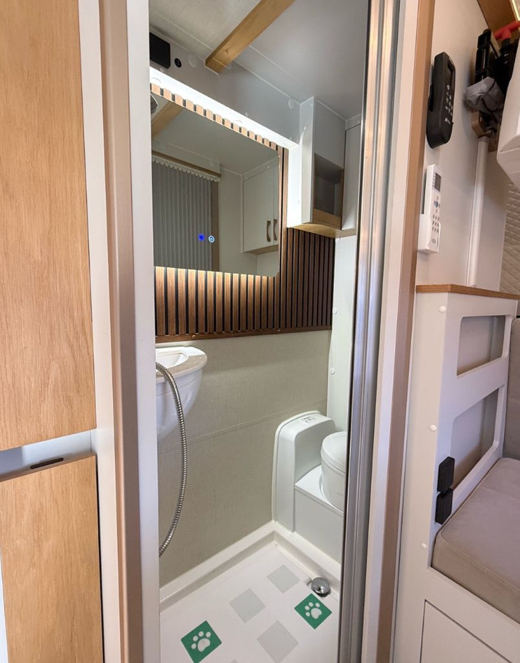 렉스턴칸캠핑카 티렉스6--7