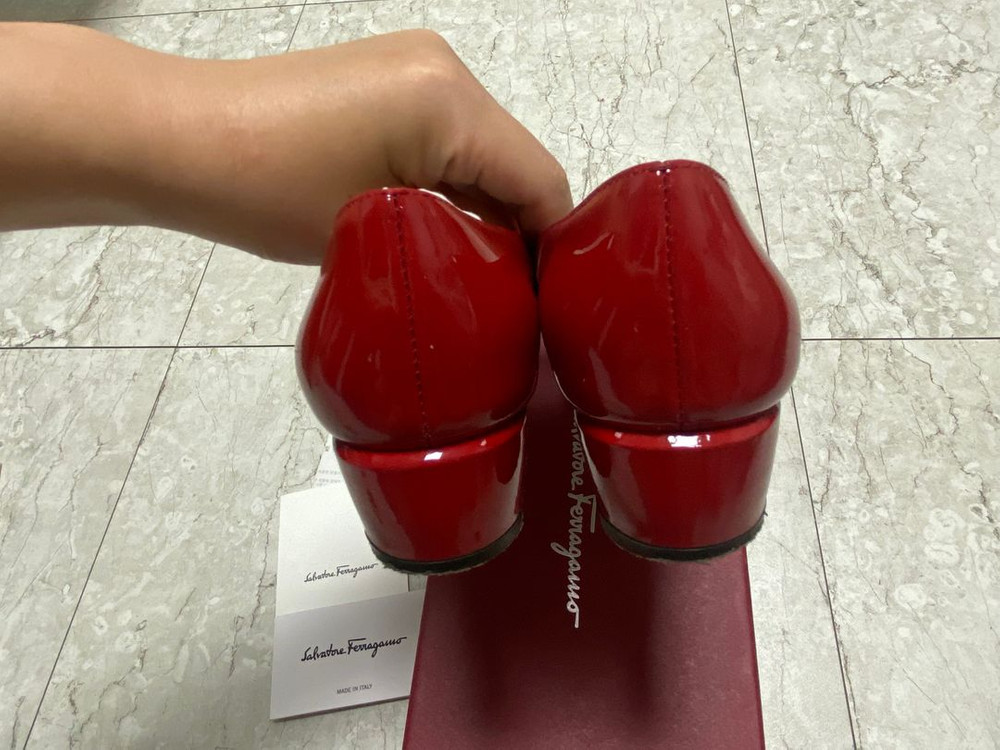 페라가모 바라 펌프스 구두 레드 이미지