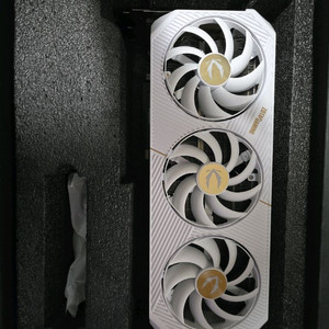 5090 솔리드 화이트 팝니다