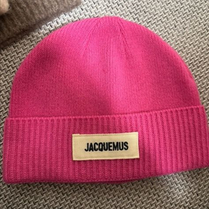 자크뮈스 로고 니트 비니