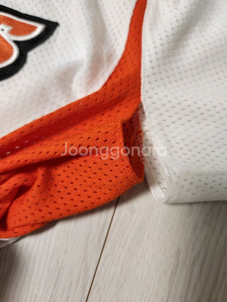 한화 이글스 유니폼 (김광수)사이즈 줄자 사진 참조여러 중고사이트에도 같이 판매하고 있어서 삭제되면 팔린거에요~오염--3