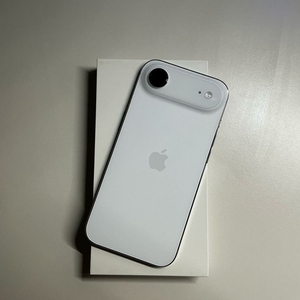 아이폰 에어 화이트 512gb 판매합니다! 혹은 17프로도 교환받습니다