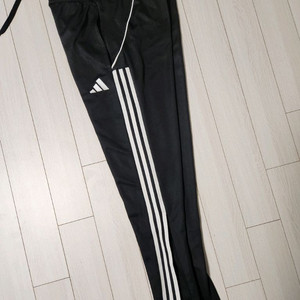 새상품급)아디다스 TIRO23 L TR PNT 트레이닝 팬츠 사이즈s여러 중고사이트에도 같이 판매하고 있어서 삭제되