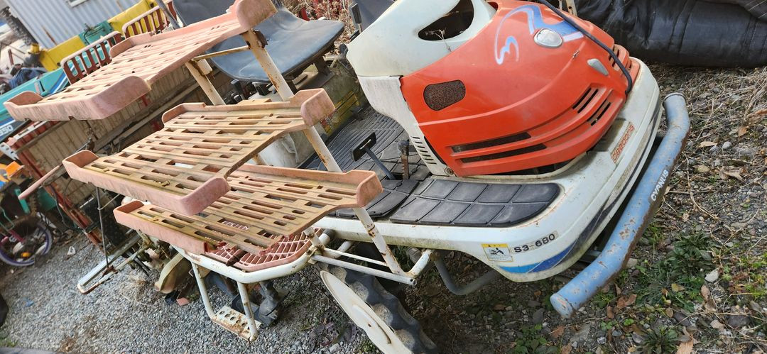 장기간 방치 미사용 대동 S3-680 승용이앙기 사륜구동 4WD 운반차 작업기 작업차--1