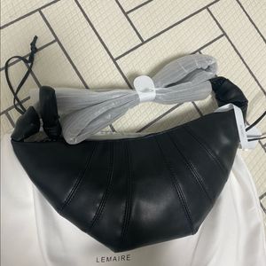 르메르 크루아상백 블랙 스몰 새상품