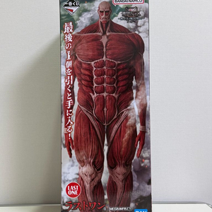 진격의거인 초대형거인 라스트원 피규어