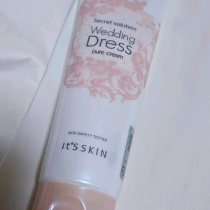 잇츠스킨 웨딩드레스 퓨어 톤업크림 판매합니다