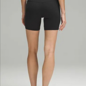 룰루레몬 얼라인 쇼츠 6인치 0사이즈