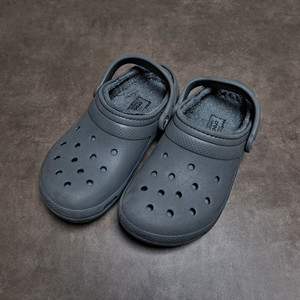 털 크록스 250(M6 W8) 그레이입