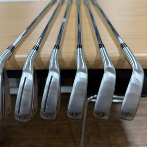 p790 5세대 거의새상품 이미지